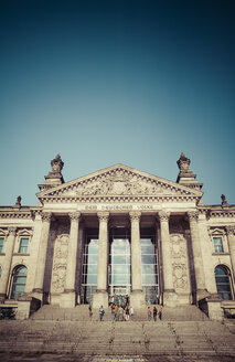 Deutschland, Berlin, Berlin-Tiergarten, Reichstagsgebäude - KRPF001125