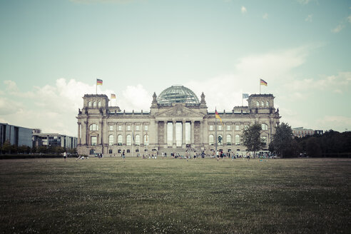 Germany, Berlin, Berlin-Tiergarten, Reichstag building - KRP001128