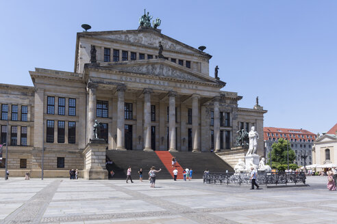 Germany, Berlin, Berlin-Mitte, View of Konzerthaus concert hall on Gendarmenmarkt Square - WIF001056