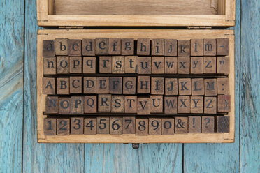 Wooden box of wooden letter stamps - OPF000006