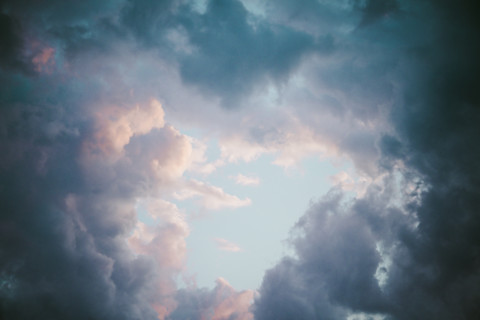 Deutschland, Berlin, Wolkenformation am Himmel, lizenzfreies Stockfoto