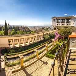 Spanien, Andalusien, Granada, Alhambra, Patio de la Acequia, Wassergarten - PUF000075