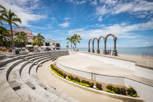 Mexico, Jalisco, Puerto Vallarta, Los Arcos amphitheater - ABAF001482