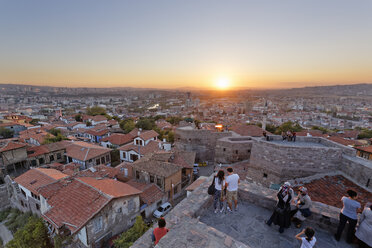 Türkei, Ankara, Blick auf die Stadt von der Zitadelle von Ankara - SIEF005929