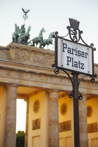 Deutschland, Berlin, Berlin-Mitte, Brandenburger Tor am Pariser Platz, lizenzfreies Stockfoto