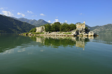 Montenegro, Crna Gora, The Balkans, historic ottoman fortress on Grmozur Island, Skadar Lake National Park - ES001383