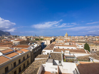 Italy, Sicily, Palermo, Cityscape, Old town, Church San Giuseppe dei Teatini in the background - AMF002835