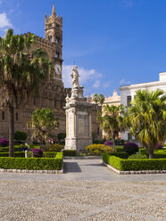 Italy, Sicily, Palermo, statue at cathedral Maria Santissima Assunta - AMF002849