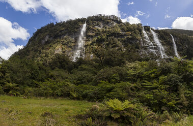 Neuseeland, Südinsel, Milford Track, Milford Sound, Wasserfall - WV000693