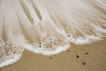 Waves on sandy beach - SRF000789