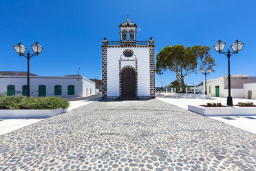 Spanien, Kanarische Inseln, Lanzarote, Kirche Santo Cristo de las Aguas - AMF002844