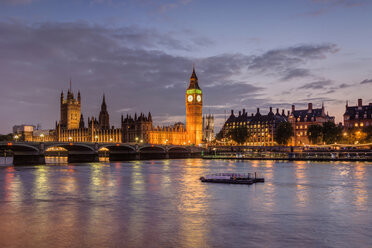 Vereinigtes Königreich, England, London, Fluss Themse, Big Ben und Palace of Westminster im Abendlicht - PAF000931