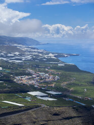 Spanien, Kanarische Inseln, La Palma, Blick vom Mirador de el Time auf Los Llanos de Aridane und El Paso - AMF002859