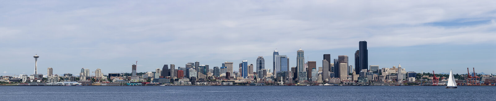 USA, Bundesstaat Washington, Puget Sound und Skyline von Seattle - FOF007112