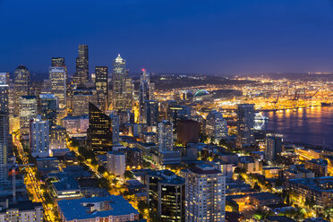 USA, Washington State, Seattle, Cityscape, Blue hour - FOF007131