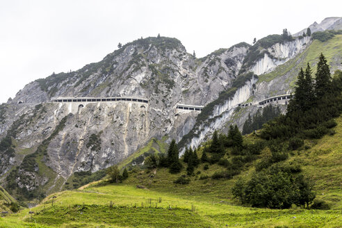 Austria, Vorarlberg, Lechtal Alps, View to Flexenpass mountain pass - STSF000517