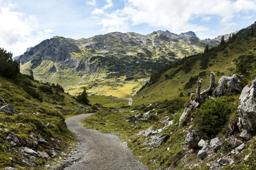 Austria, Vorarlberg, Lechtal Alps, trail - STSF000518