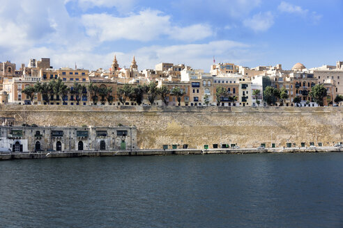 Malta, Valletta, Stadtbild vom Grand Harbour aus gesehen - WEF000245