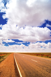 Australia, Northern Territory, road in rural landscape - PUF000090