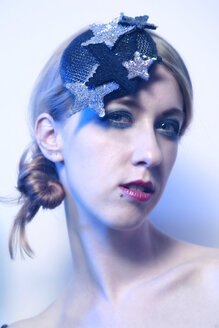 Portrait of rouged blond woman wearing cap with stars - VEF000015