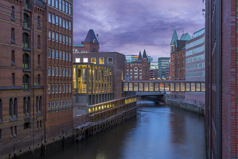 Germany, Hamburg, Old Warehouse District, Canal in the evening - NKF000182