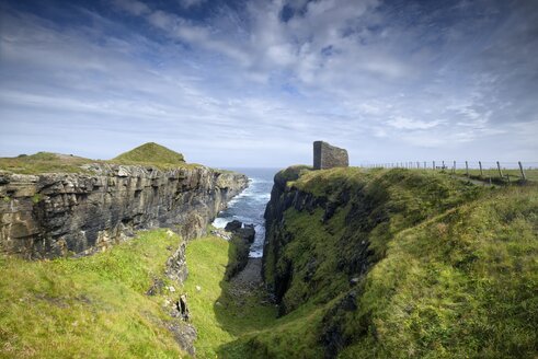 Vereinigtes Königreich, Schottland, Wick, Castle of Old Wick an der Nordseeküste - ELF001365