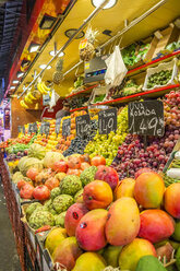 Spain, Catalonia, Barcelona, fruit stall at market hall - PUF000099