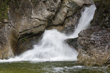 Österreich, Oberösterreich, Salzkammergut, Ebensee, Rindbachwasserfall - SIEF005997