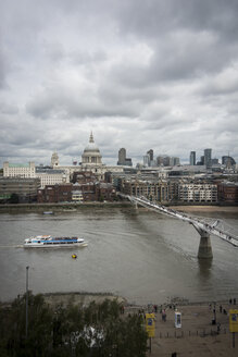 Vereinigtes Königreich, England, London, Millenium Bridge, Themse, St Paul's Cathedral - PAF000984