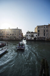 Italien, Venetien, Venedig, Kanal im Stadtteil Cannaregio - THAF000677