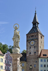 Deutschland, Bayern, Oberbayern, Landsberg am Lech, Marienbrunnen und Schmalzturm - LHF000422