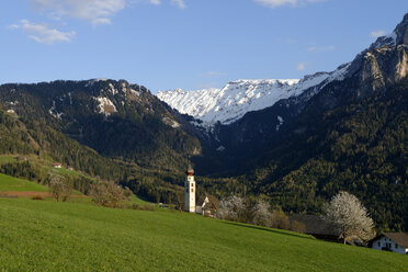 Italien, Südtirol, Eisacktal, St. Valentin in Seis am Schlern - LBF000960