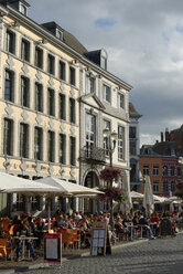 Belgium, Province of Hainaut, Mons, cafes and restaurants at the central square - LBF000964