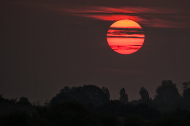 Deutschland, Schleswig-Holstein, Sonnenuntergang - HACF000207