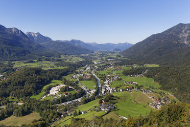 Austria, Upper Austria, Salzkammergut, View to Bad Ischl and Ischl river - SIEF006034