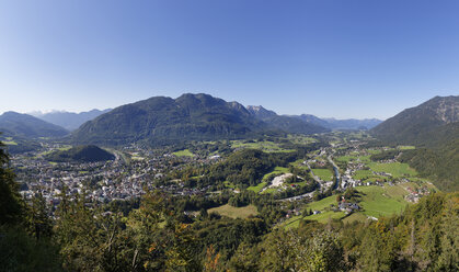 Österreich, Oberösterreich, Salzkammergut, Blick auf Bad Ischl, in der Mitte die Katrin und rechts der Fluss Ischl - SIEF006035