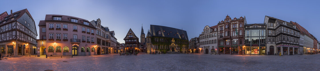 Germany, Saxony-Anhalt, Quedlinburg, market square at night - PVCF000116