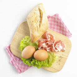 Zutaten für ein Sandwich mit Ei und Speck - SRSF000515
