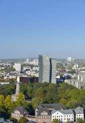 Deutschland, Hamburg, Blick von der St. Michaelis Kirche auf die Tanzenden Türme - RJF000300