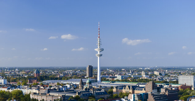 Deutschland, Hamburg, Blick von der St. Michaelis Kirche auf den Heinrich-Hertz-Turm - RJF000303