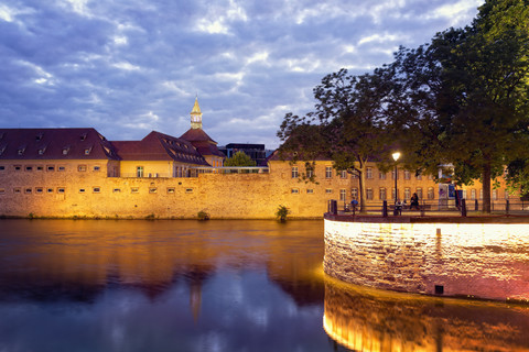 Frankreich, Elsass, Straßburg, Petite France, Barrage Vauban, Fluss Ill im Abendlicht, lizenzfreies Stockfoto