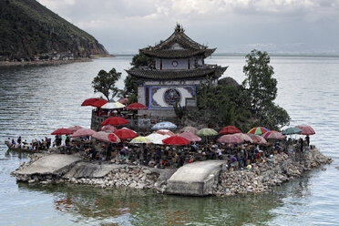 China, Erhai-See, kleine Insel mit Imbissbuden - DSGF000211