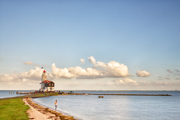 Niederlande, Waterland, Marken, Ijsselmeer, Leuchtturm Paard van Marken - DSG000766
