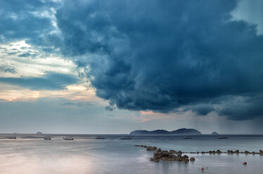 Malaysia, Tioman Island, sunset at Salang - DSGF000823