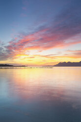 Spanien, Balearische Inseln, Mallorca, Can Picafort, Badia d'Alcudia im Morgenlicht - MSF004304