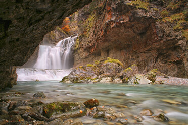 Spanien, Ordesa-Nationalpark, Wasserfall des Flusses Arazas - DSGF000483
