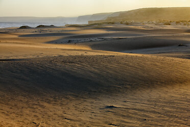 Portugal, Carrapateira, Strand von Bordeira bei Ebbe - DSGF000831