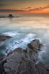 Portugal, Algarve, Odemira, Kosten vor Zambujeira do Mar - DSGF000839