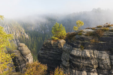 Deutschland, Sachsen, Sächsische Schweiz, Nationalpark, Bastei-Felsformation - MJF001363