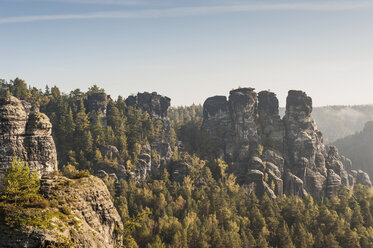 Deutschland, Sachsen, Sächsische Schweiz, Nationalpark, Bastei-Felsformation - MJF001371